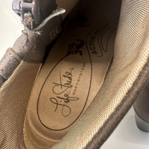 Lifestrides Brown Low-Heel Faux‎ Leather Ankle Boots W/ Zippers & Gold Accents - Picture 8 of 12